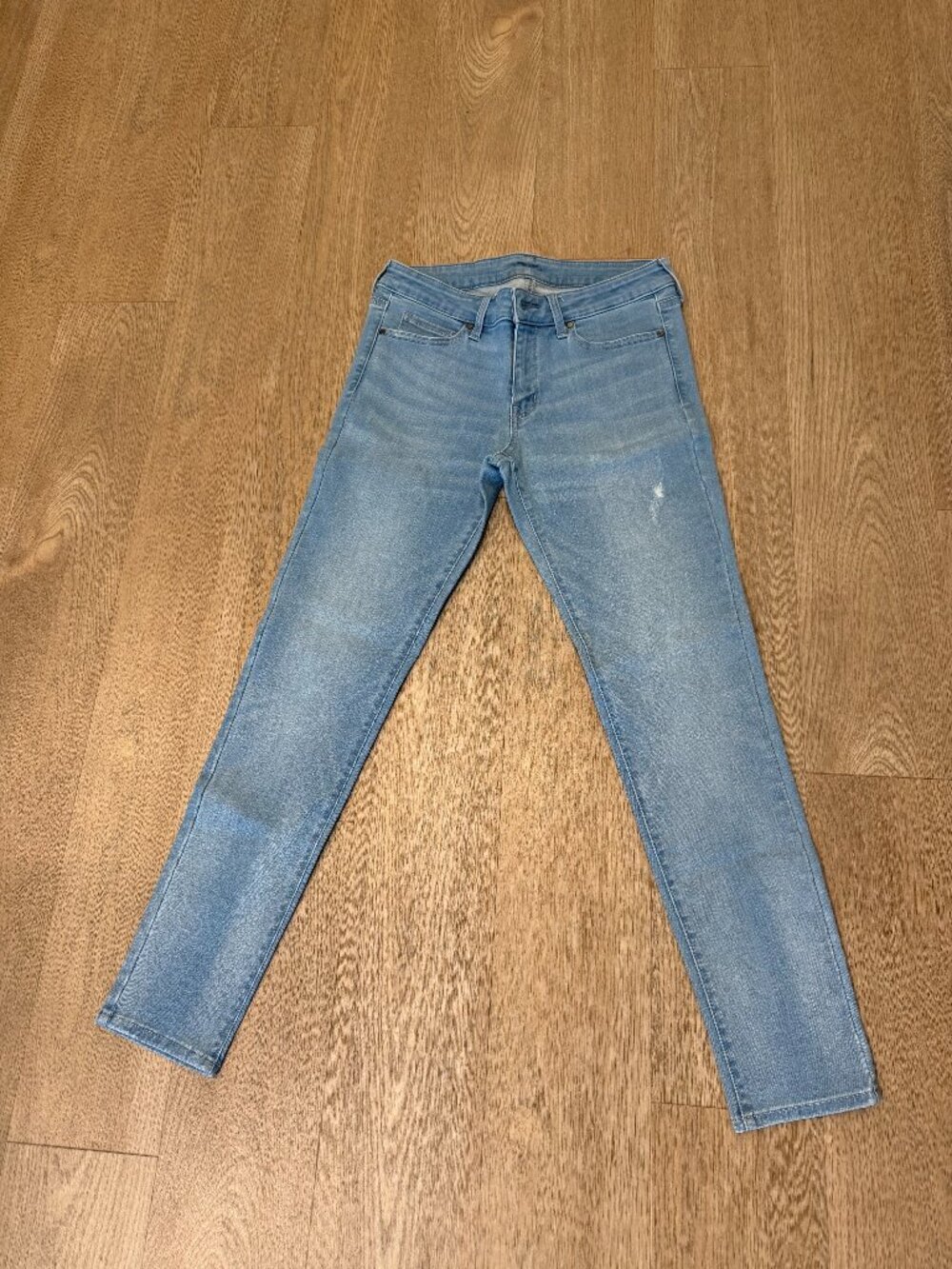 Uniqlo Size 27 Skinny Tapered Jeans, Light Blue, Excellent Condition